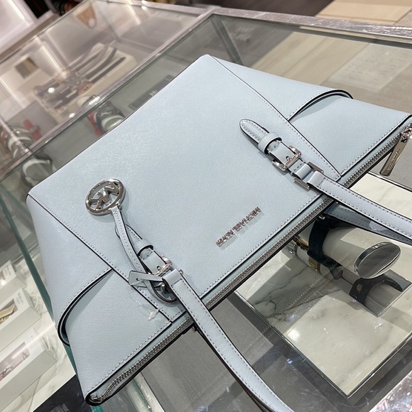 MICHAEL KORS Charlotte Large Leather Top-Zip Tote
Vista Blue 
NWT - Picture 11 of 16